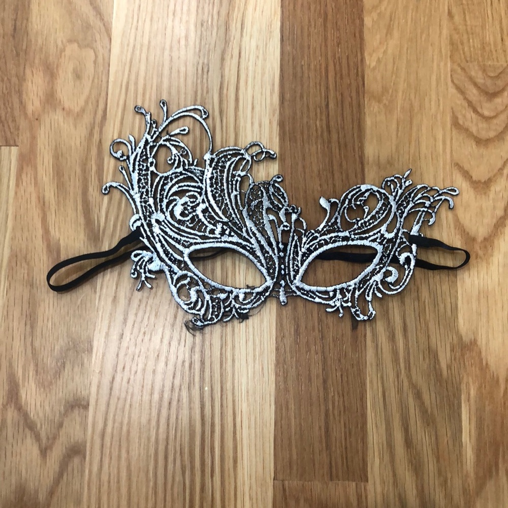 Black Fabric Half Face Eye Costume Flowers Filigree Mask